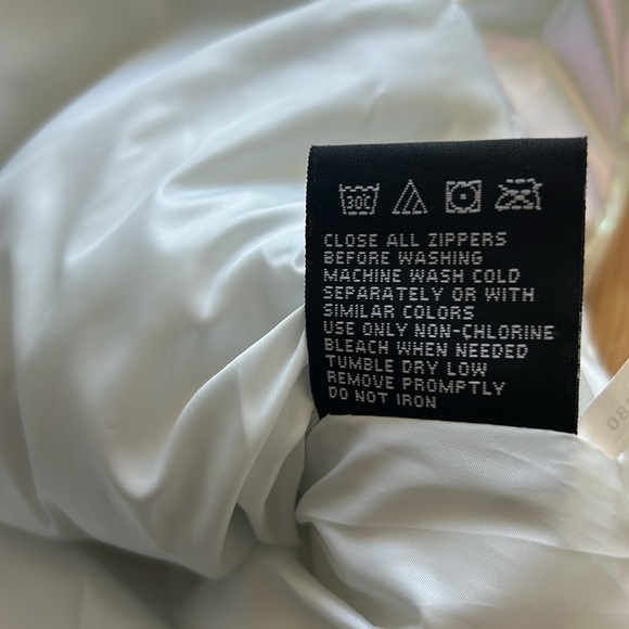 NWT New Balance white Iridescent Sz M winter coat pastel shine ✨ - Picture 4 of 9